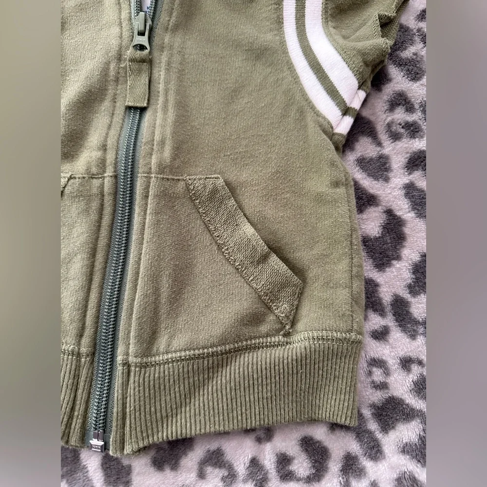 2007 NWOT Old Navy Short Sleeve Hooded Full Zip Top in Green Size 12-18 Months
